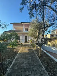 Vila me qera ne Tiranë, Rruga Dritan Hoxha