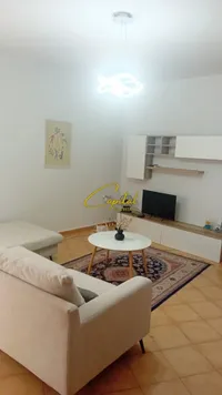 Apartment me qera ne Tiranë, Sheshi Italia