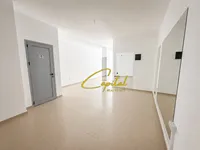 Store me qera ne Tiranë, Rruga Komuna e Parisit