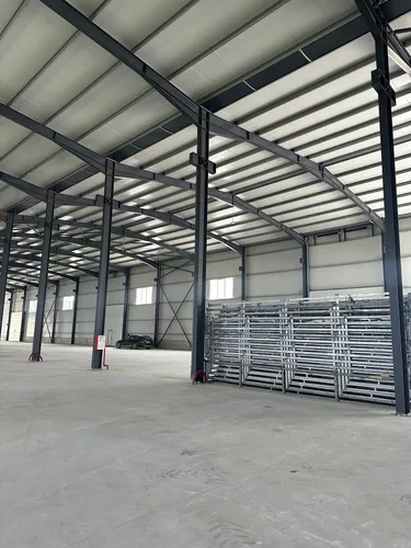 Foto e Magazin me qera Kombinat, Tiranë