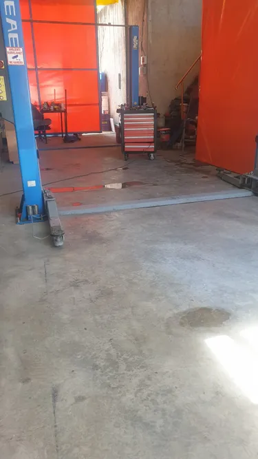 Foto e Magazin me qera Fusha Aviacionit, Tiranë