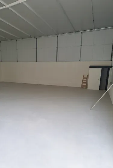 Foto e Magazin me qera Kashar, Tiranë