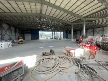 Foto e Magazin me qera Rinas, Tiranë