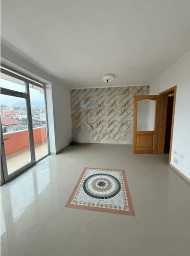 Foto di Appartamento in vendita Vilat Gjermane, Tiranë