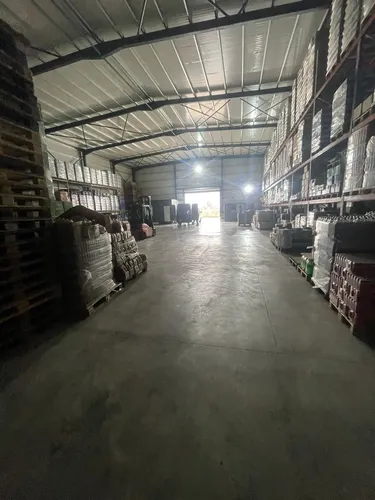 Foto e Magazin me qera Valias, Kamez, Tiranë