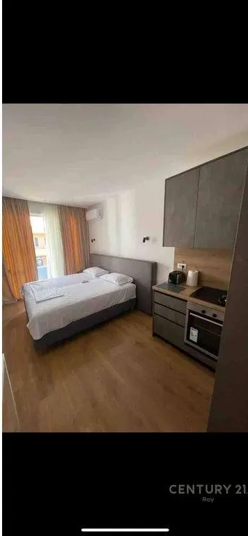 Foto e studio në shitje Golem, Durrës