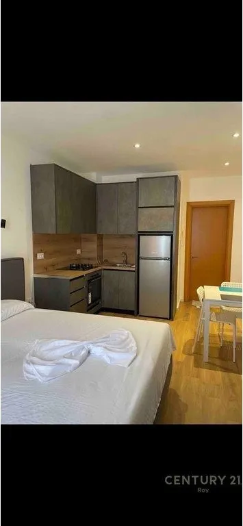 Foto e studio në shitje Golem, Durrës