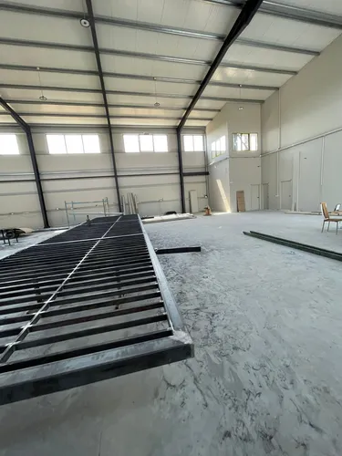 Foto e Magazin me qera Valias, Tiranë