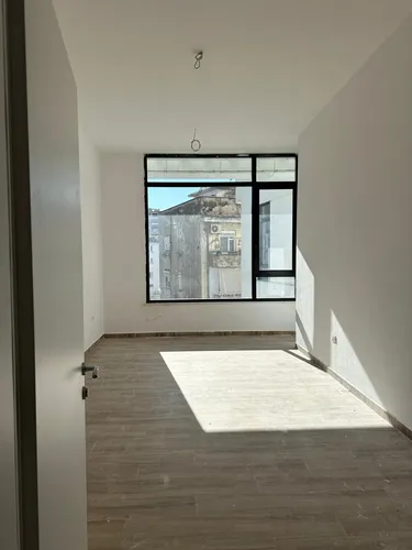 Foto e Zyrë me qera Qender, Tiranë