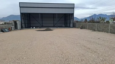 Foto e Magazin me qera Valias, Kamez, Tiranë