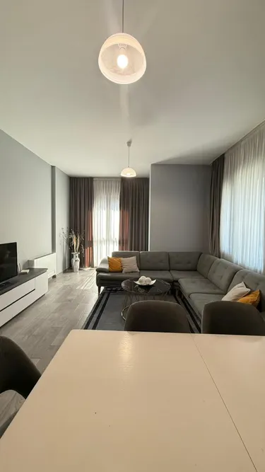 Foto di Appartamento in affitto Kompleksi Square 21, Rruga e Kavajës, Tiranë