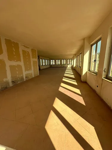 Foto av store till uthyrning Vaqarr, Tiranë