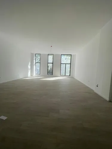 Zdjęcie shop do wynajęcia Rruga e Kavajës, Tiranë