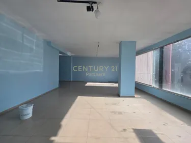 Foto di Appartamento in vendita Yzberish, Tiranë