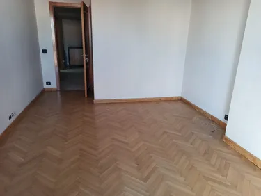 Фото office в аренду Qendër, Tiranë