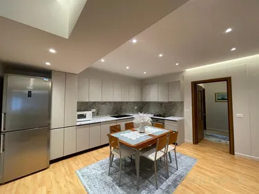 Foto e Apartment me qera Bllok, Tiranë