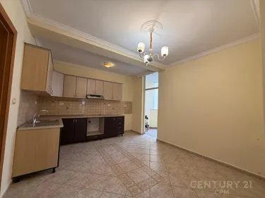 Foto di Appartamento in vendita Komuna Parisit, Tiranë