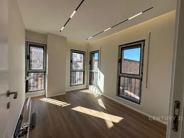 Zdjęcie Mieszkanie na sprzedaż Shkolla e Kuqe, Tiranë