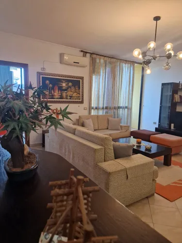 Zdjęcie Mieszkanie na sprzedaż Rruga e Kavajes, Tiranë