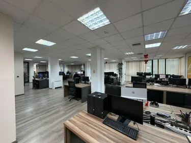 Foto av commercial till uthyrning Qendër, Tiranë