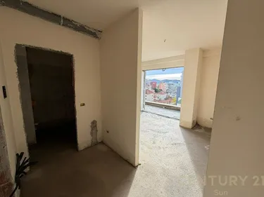 Foto di studio in vendita Pazari Ri, Tiranë