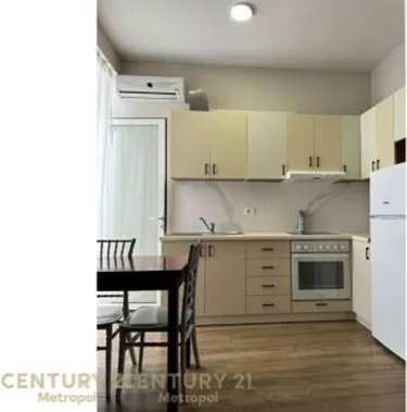 Fotografie Byt k pronájmu Liqeni Artificial, Tiranë