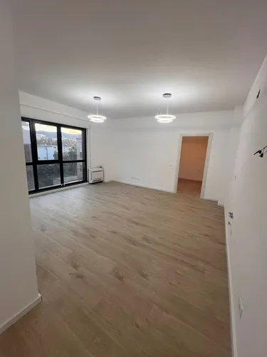 Fotografie commercial k pronájmu Rruga Myslym Shyri, Tiranë