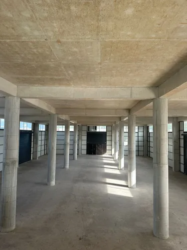 Foto e Magazin me qera Kashar, Yzberisht, Tiranë