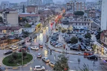 Fotografie shop na prodej Komuna Parisit, Tiranë