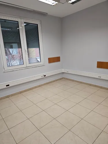 Zdjęcie office do wynajęcia Rruga e Kavajës, Tiranë