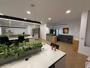 Foto di office in affitto Kompleksi Delijorgji, Tiranë