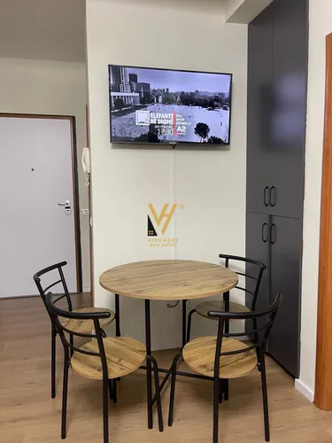 Fotografie Byt k pronájmu Komuna e Parisit, Tiranë