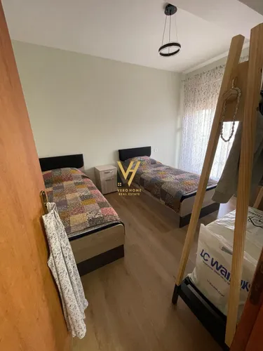 Fotografie Byt k pronájmu Komuna e Parisit, Tiranë