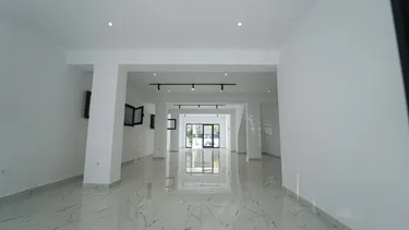 Fotografie commercial k pronájmu 10, Rruga Aleksander Goga, Durrës