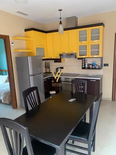 Fotografie Byt k pronájmu Stacioni i Trenit, Tiranë