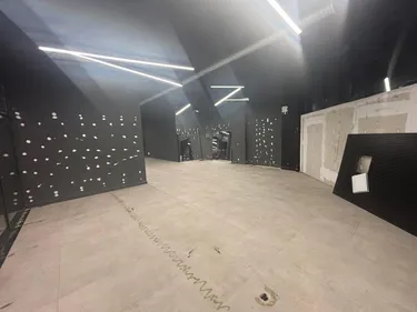 Foto e Ambient biznesi me qera Qendër, Tiranë