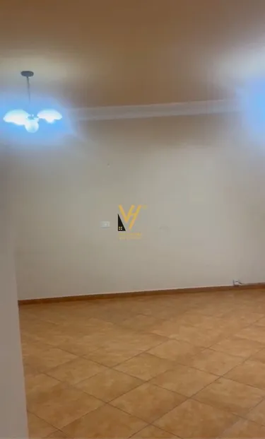 Foto av Lägenhet till uthyrning Bllok, Tiranë