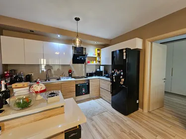 Foto di Appartamento in vendita Kompleksi Ana, Qytet Studenti, Tiranë