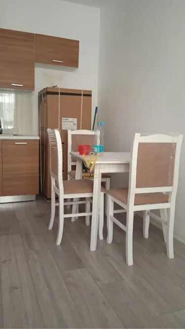 Fotografie Byt k pronájmu Univers City, Tiranë