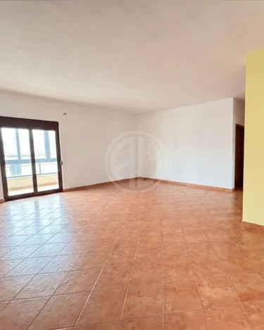 Foto e Ambient biznesi në shitje Rruga Aleksander Goga, Durrës