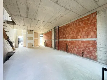 Foto di vila in vendita Tirane - 1001 (al), Mjull-bathore, Teg, Tiranë