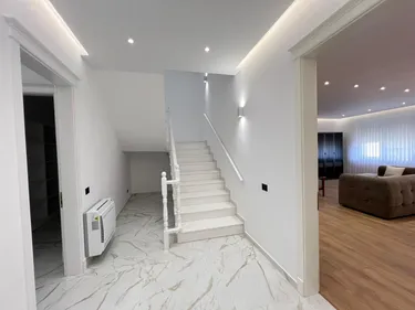 Foto e Vilë në shitje Teg, Tiranë