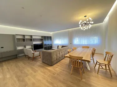 Foto e Vilë në shitje Teg, Tiranë