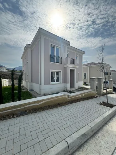 Foto e Vilë në shitje Teg, Tiranë