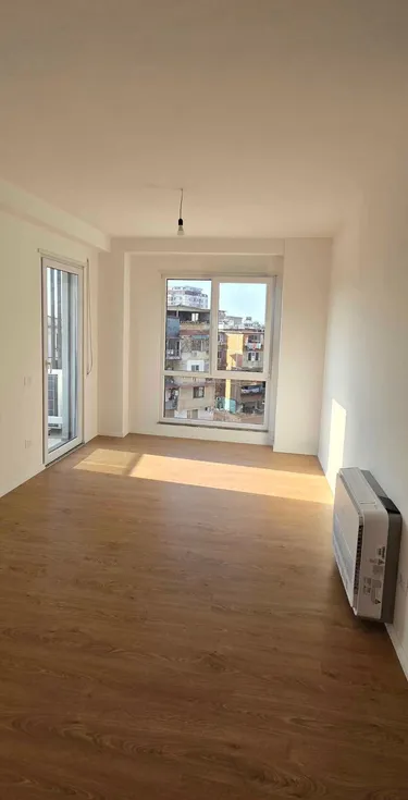 Foto di commercial in affitto Don Bosko, Tiranë
