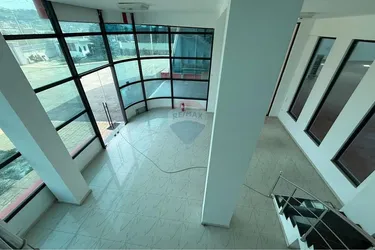 Foto von store zur miete Rruga e Vaqarrit, Tiranë