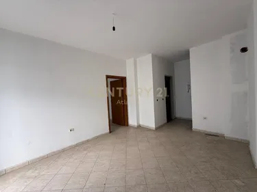 Foto von Wohnung zum verkauf Shkëmbi i Kavajës, Durrës
