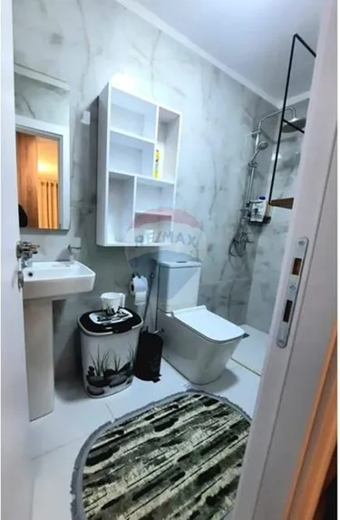 Foto di studio in vendita Ali Demi, Rruga Ali Demi, Tiranë