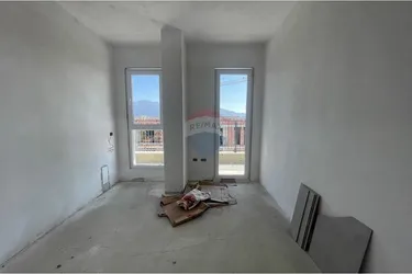 Foto di Appartamento in vendita QTU, Autostrada Tiranë-Durrës, Tiranë
