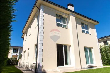 Zdjęcie vila na sprzedaż Rruga Liqeni i Thatë, Tiranë